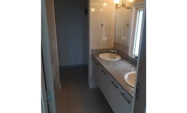 ALQUILO APARTAMENTO EN SAN FRANCISCO, 3 RECAMARAS, LINEA BLANCA.