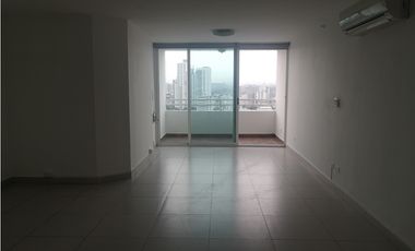 ALQUILO APARTAMENTO EN SAN FRANCISCO, 3 RECAMARAS, LINEA BLANCA.