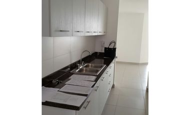 ALQUILO APARTAMENTO EN SAN FRANCISCO, 3 RECAMARAS, LINEA BLANCA.