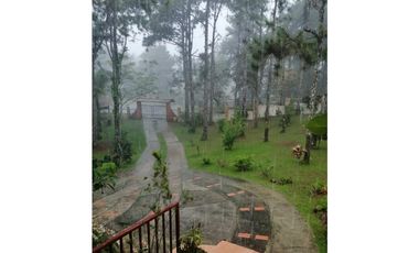 VENTA DE CASA EN ALTOS DE CERRO AZUL