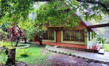 Venta casa en Altos de Cerro Azul