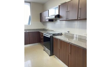 ALQUILO APARTAMENTO EN COCO DEL MAR, AMOBLADO, 3 RECAMARAS, 278M2.