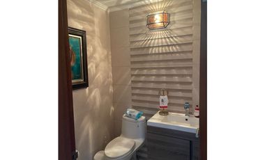 VENTA DE CASA EN CLAYTON