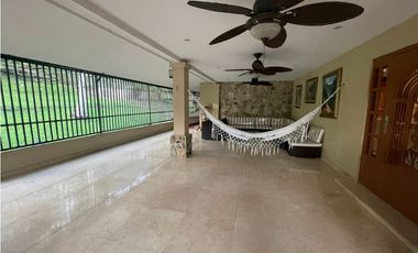 VENTA DE CASA EN CLAYTON