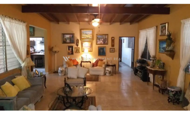 Casa en venta con piscina en Las Cumbres