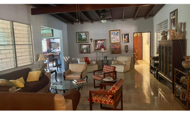 Casa en venta con piscina en Las Cumbres