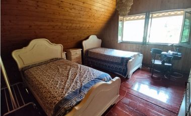 SE VENDE CASA EN ALTOS DE CERRO AZUL