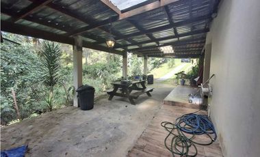 SE VENDE CASA EN ALTOS DE CERRO AZUL