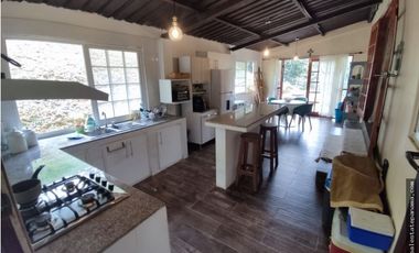 SE VENDE CASA EN ALTOS DE CERRO AZUL