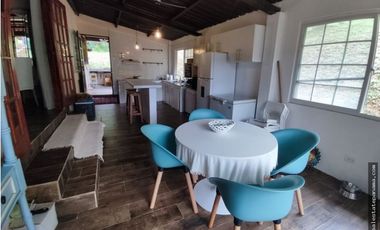 SE VENDE CASA EN ALTOS DE CERRO AZUL