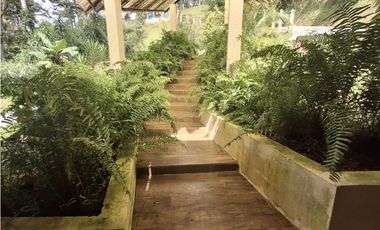 SE VENDE CASA EN ALTOS DE CERRO AZUL