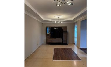 VENDO CASA EN LAS MAÑANITAS, RESIDENCIAL LAS AMERICAS