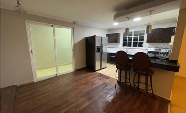 VENDO CASA EN LAS MAÑANITAS, RESIDENCIAL LAS AMERICAS