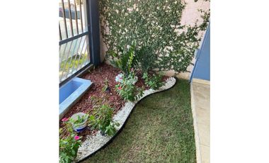 VENDO CASA EN LAS MAÑANITAS, RESIDENCIAL LAS AMERICAS