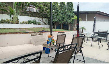 Moderna casa en venta en Villa La Fuente