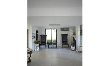 VENTA HERMOSA CASA EN ESQUINA DE PH NATIVA - PANAM PACIFICO