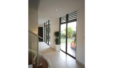 VENTA HERMOSA CASA EN ESQUINA DE PH NATIVA - PANAM PACIFICO