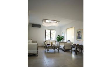 VENTA HERMOSA CASA EN ESQUINA DE PH NATIVA - PANAM PACIFICO