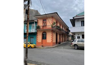 VENDO CASA EN CASCO VIEJO