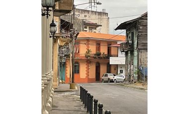 VENDO CASA EN CASCO VIEJO