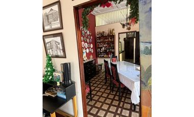 VENDO CASA EN CASCO VIEJO