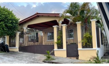 Alquiler de Casa en Brisas del Golf