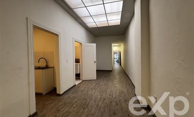 Local Comercial en Arriendo en Santa Elvira 467, Santiago