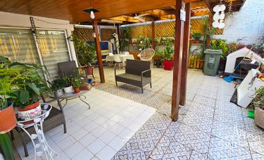 VENTA CASA EN PASAJE 4 DORMITORIOS 2 BAÑOS 252 M2  RENCA