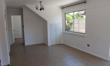 ARRIENDO CASA 3HAB 2BA LA CRUZ