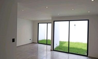 CASA EN VENTA EN FRACCIONAMIENTO LA ANTIGUA CEMENTERA, PUEBLA