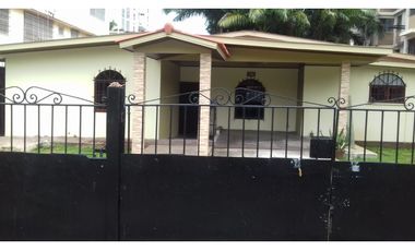 SE VENDE CASA EN COCO DEL MAR, Remodelada