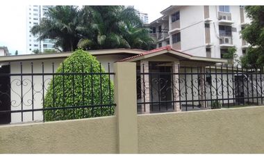 SE VENDE CASA EN COCO DEL MAR, Remodelada