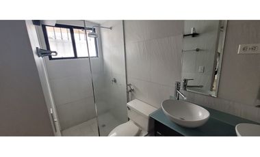 EN VENTA AMPLIA CASA EN BETANIA