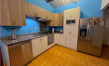 CASA AMOBLADA EN VENTA EN ALTOS DE CERRO AZUL