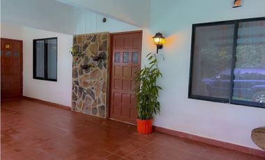 CASA AMOBLADA EN VENTA EN ALTOS DE CERRO AZUL