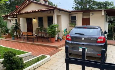Venta Casa en Altos de Cerro Azul