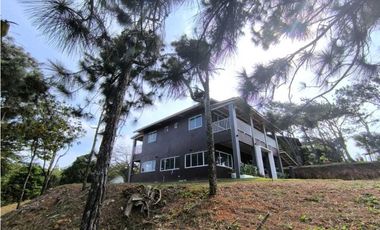 Venta de Casa en Altos de Cerro Azul