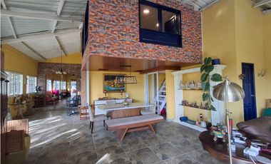 Venta de Casa en Altos de Cerro Azul