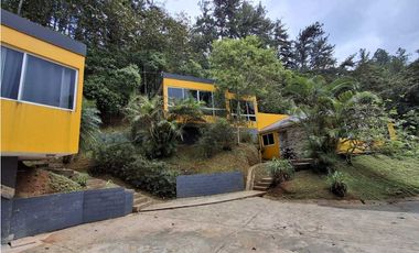 Se vende casa campestre en Altos de Cerro Azul