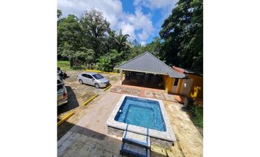 Se vende casa campestre en Altos de Cerro Azul