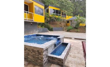 Se vende casa campestre en Altos de Cerro Azul