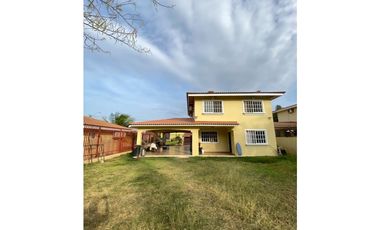 Venta de casa en Villas del Golf, Chitré