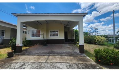 CASA EN VENTA EN CHORRERA - COSTA OESTE - BARRIO DE PALMA REAL