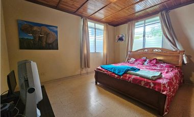 VENTA DE CASA EN TUMBA MUERTO