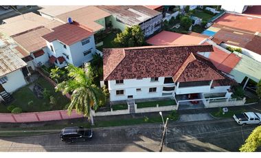 VENTA DE CASA EN TUMBA MUERTO