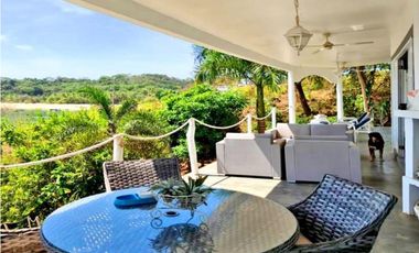 SPECTACULAR ISLAND LIVING AT ITS FINEST