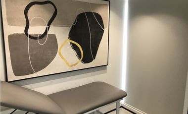 Se vende Consultorios Medicos en Via España.
