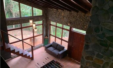 Venta de casa campestre en Altos de Cerro Azul