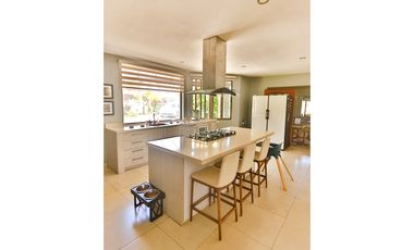 HACIENDA LOS MOLINOS - VENTA DE CASA