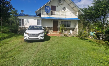 SE VENDE CASA EN CERRO AZUL AMOBLADA